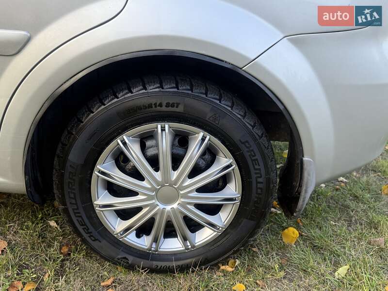 Хэтчбек Chevrolet Lacetti 2005 в Золотоноше фото 7 Хэтчбек Chevrolet Lacetti 2005 в Золотоноше