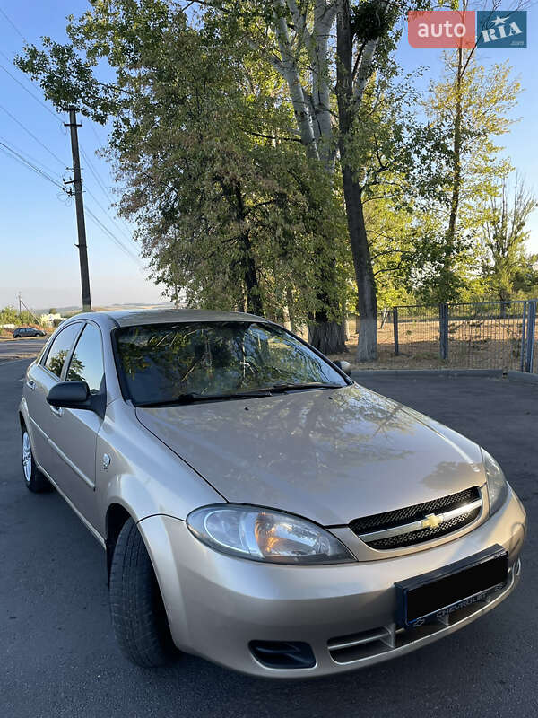Хэтчбек Chevrolet Lacetti 2006 в 