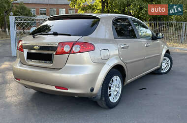 Хэтчбек Chevrolet Lacetti 2006 в 