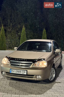 Седан Chevrolet Lacetti 2005 в  фото 2 Седан Chevrolet Lacetti 2005 в