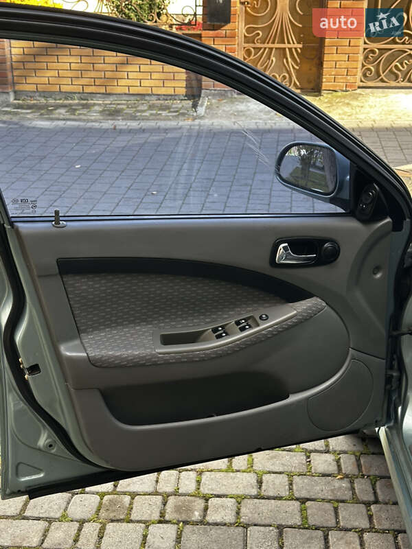 Хэтчбек Chevrolet Lacetti 2004 в Львове