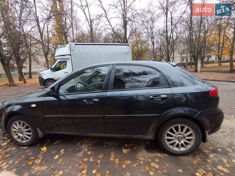 Хэтчбек Chevrolet Lacetti 2006 в Первомайске