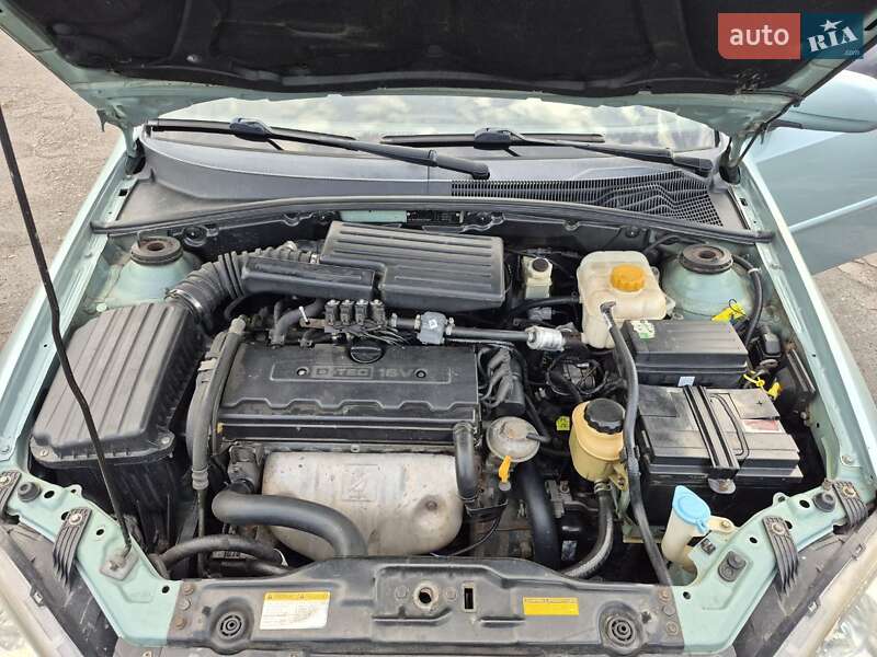 Хэтчбек Chevrolet Lacetti 2005 в Кременчуге