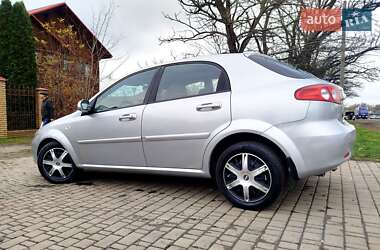 Хэтчбек Chevrolet Lacetti 2005 в Первомайске