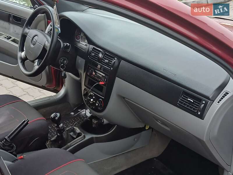 Седан Chevrolet Lacetti 2006 в Гусятине