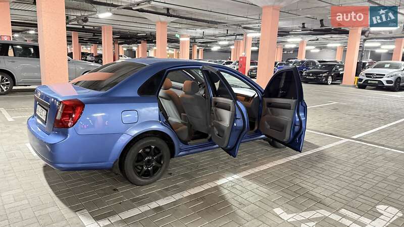 Седан Chevrolet Lacetti 2005 в Киеве