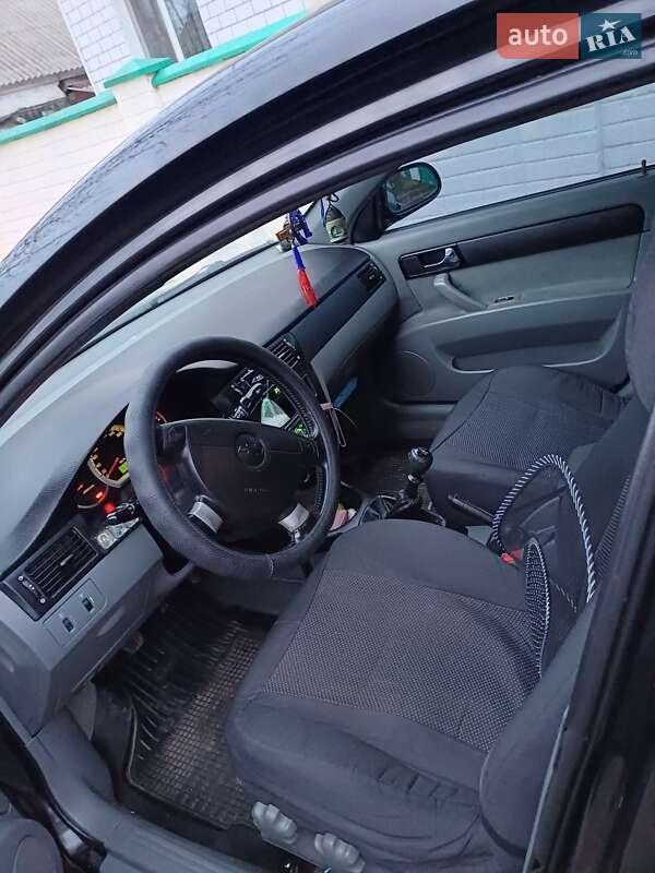 Седан Chevrolet Lacetti 2004 в Чугуеве фото 2 Седан Chevrolet Lacetti 2004 в Чугуеве