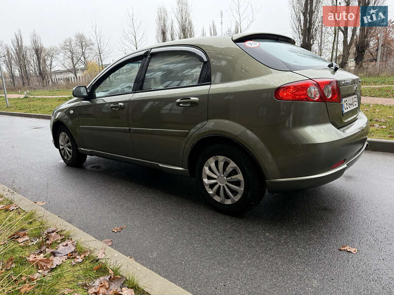 Хэтчбек Chevrolet Lacetti 2004 в Киеве фото 3 Хэтчбек Chevrolet Lacetti 2004 в Киеве