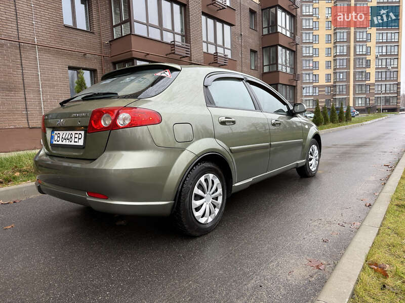 Хэтчбек Chevrolet Lacetti 2004 в Киеве фото 5 Хэтчбек Chevrolet Lacetti 2004 в Киеве