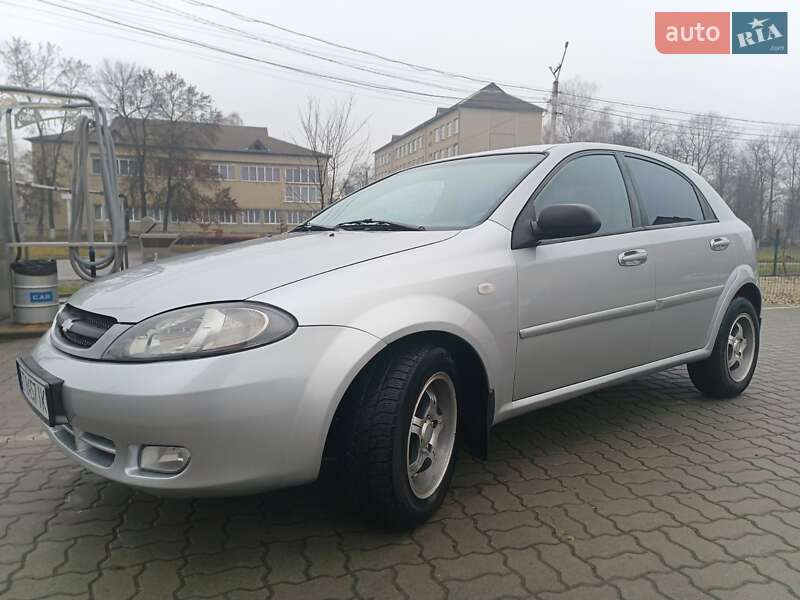 Хэтчбек Chevrolet Lacetti 2008 в Калуше