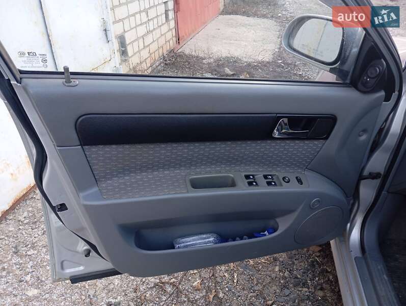 Седан Chevrolet Lacetti 2004 в Харкові