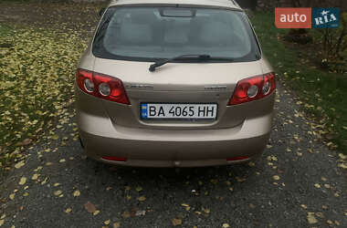 Хэтчбек Chevrolet Lacetti 2005 в Новомиргороде