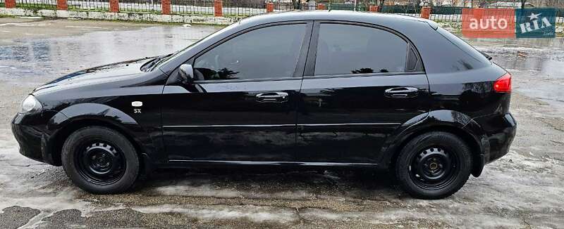 Хэтчбек Chevrolet Lacetti 2005 в Никополе фото 3 Хэтчбек Chevrolet Lacetti 2005 в Никополе
