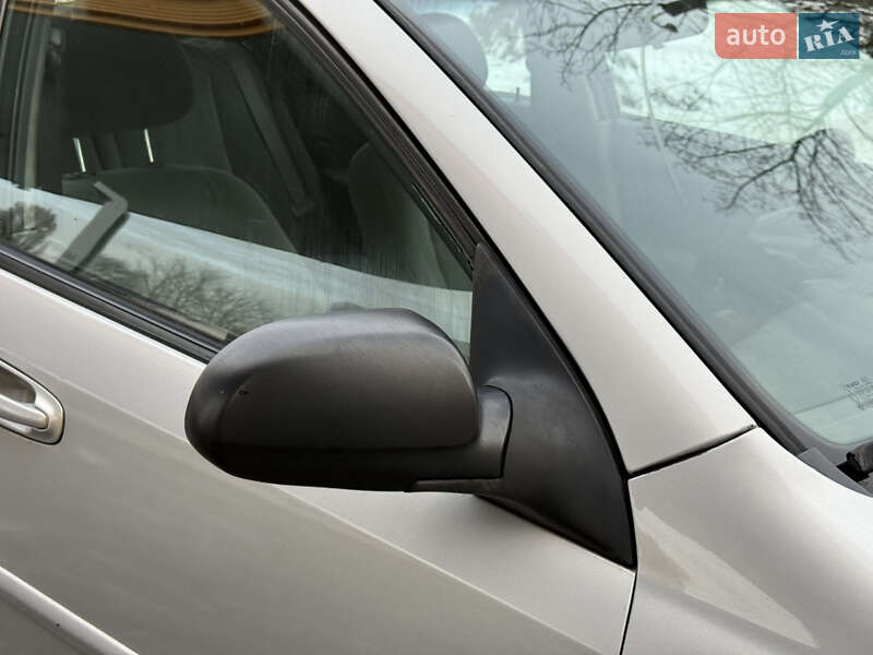 Хетчбек Chevrolet Lacetti 2004 в Дніпрі