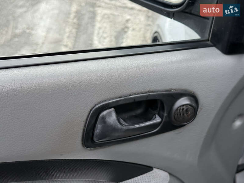 Хетчбек Chevrolet Lacetti 2004 в Дніпрі