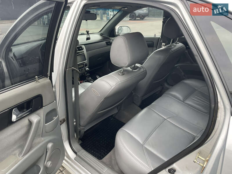 Седан Chevrolet Lacetti 2005 в Киеве