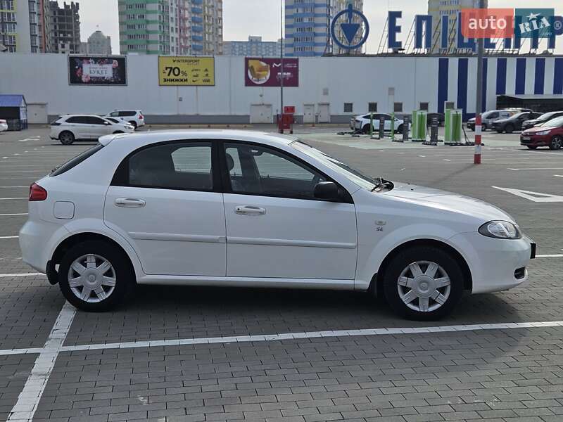 Хэтчбек Chevrolet Lacetti 2006 в Одессе фото 13 Хэтчбек Chevrolet Lacetti 2006 в Одессе
