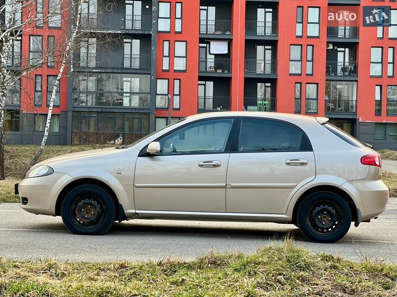Хэтчбек Chevrolet Lacetti 2011 в Львове