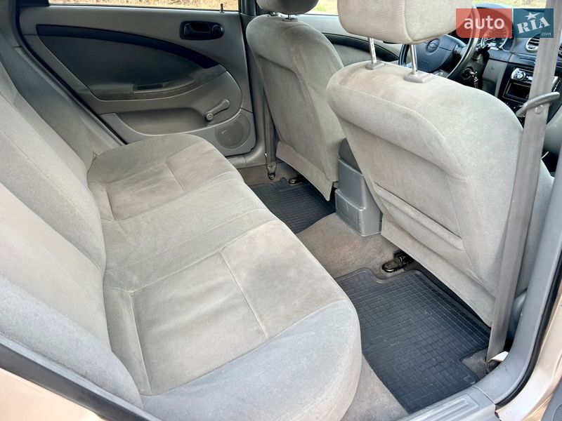 Хэтчбек Chevrolet Lacetti 2011 в Львове