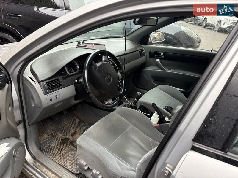 Седан Chevrolet Lacetti 2004 в Киеве