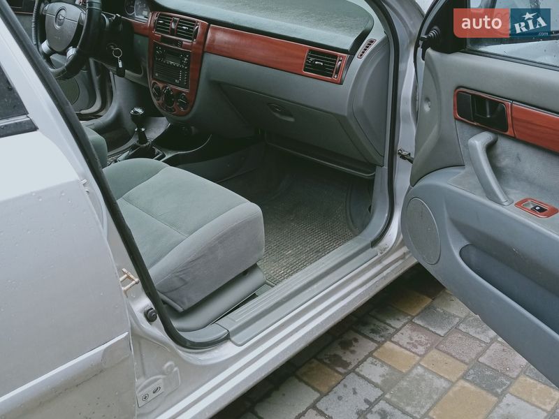 Седан Chevrolet Lacetti 2006 в Дубно