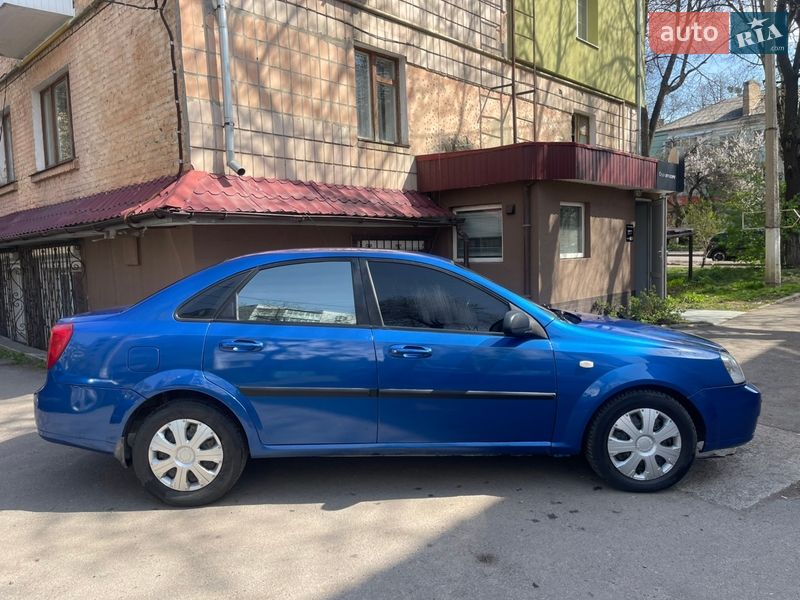 Седан Chevrolet Lacetti 2005 в Ровно