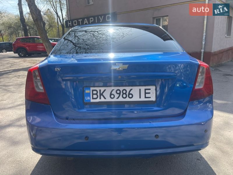 Седан Chevrolet Lacetti 2005 в Ровно
