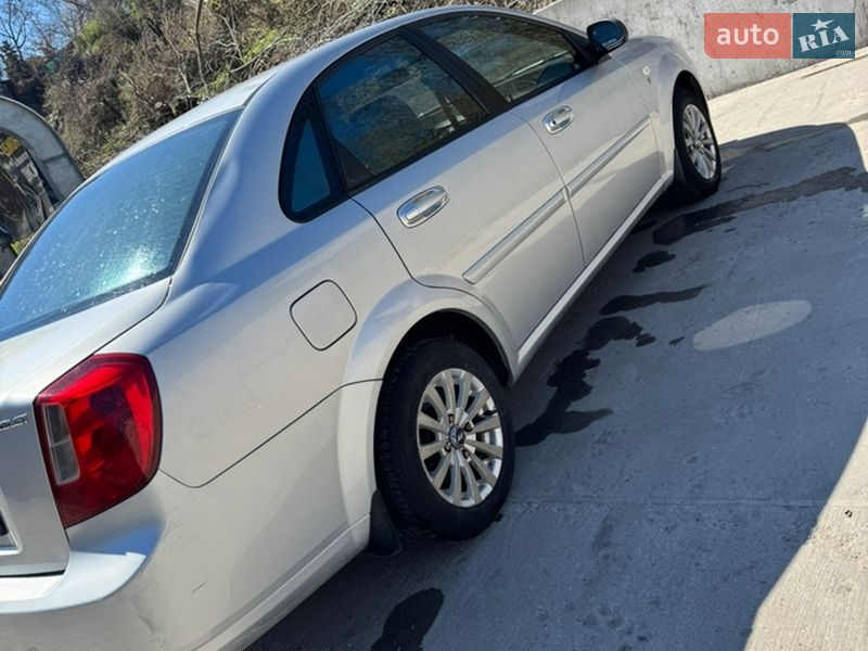 Седан Chevrolet Lacetti 2007 в Киеве