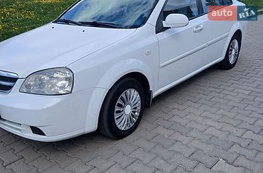 Седан Chevrolet Lacetti 2010 в Івано-Франківську