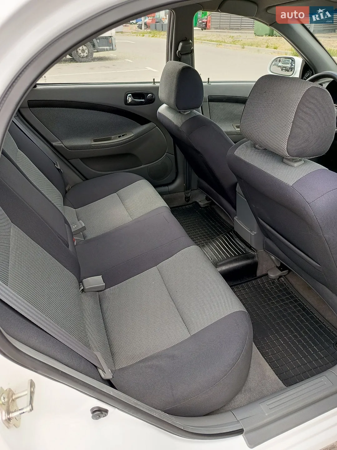 2010 Chevrolet Lacetti - мініатюра 12