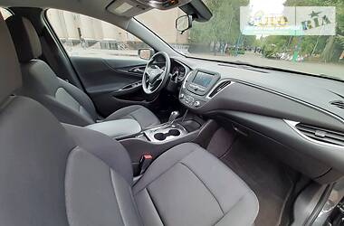 Седан Chevrolet Malibu 2017 в Кривом Роге