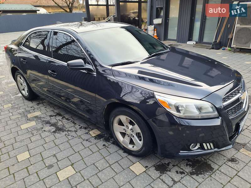 Седан Chevrolet Malibu 2014 в Ужгороді