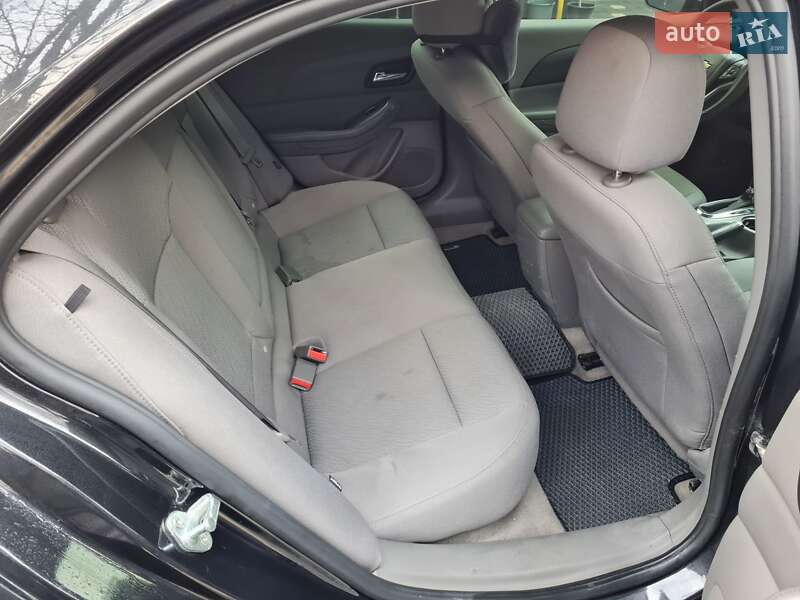Седан Chevrolet Malibu 2014 в Ужгороді