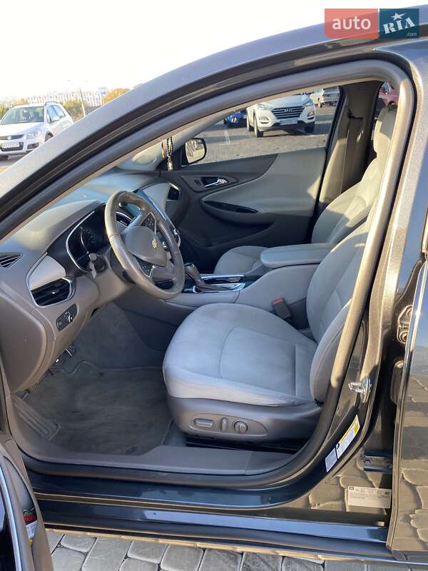 Седан Chevrolet Malibu 2015 в Киеве