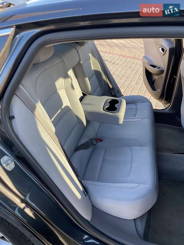 Седан Chevrolet Malibu 2015 в Киеве