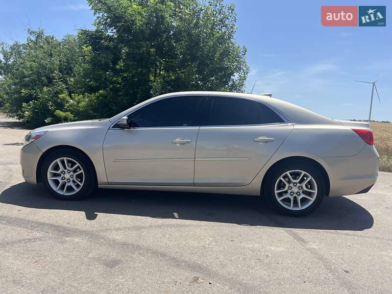 Седан Chevrolet Malibu 2015 в Овідіополі