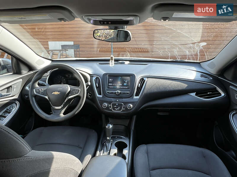 Седан Chevrolet Malibu 2016 в Черкассах