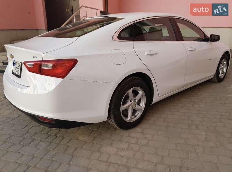Седан Chevrolet Malibu 2016 в Івано-Франківську