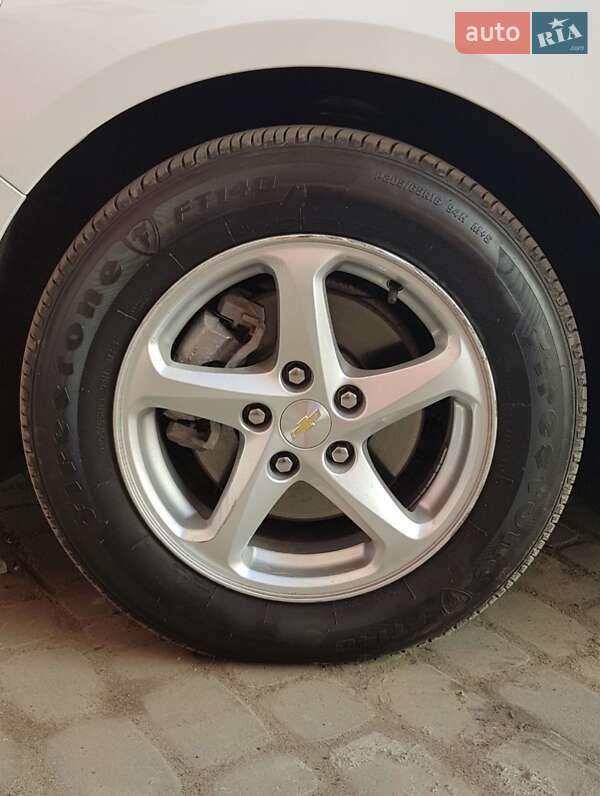 Седан Chevrolet Malibu 2016 в Івано-Франківську