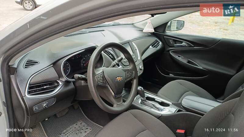 Седан Chevrolet Malibu 2018 в Черкасах