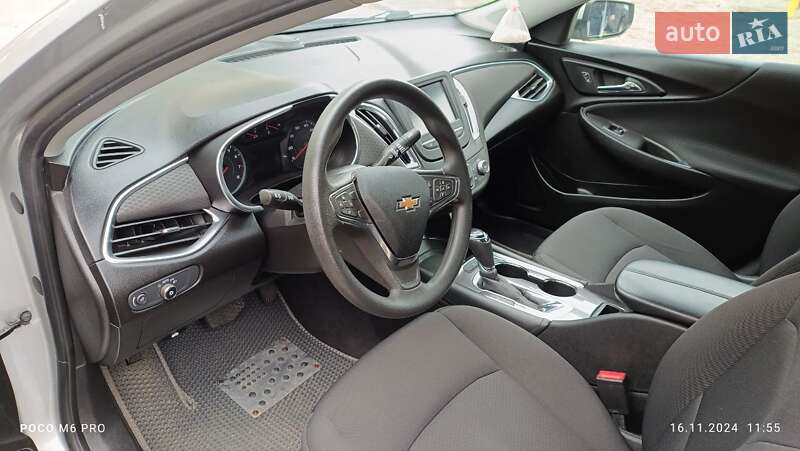 Седан Chevrolet Malibu 2018 в Черкасах