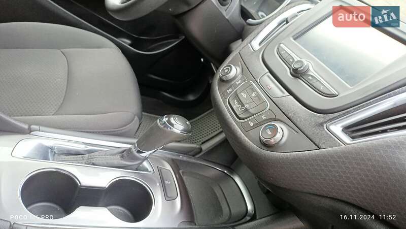 Седан Chevrolet Malibu 2018 в Черкасах