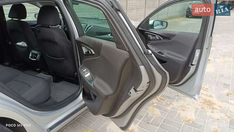 Седан Chevrolet Malibu 2018 в Черкасах