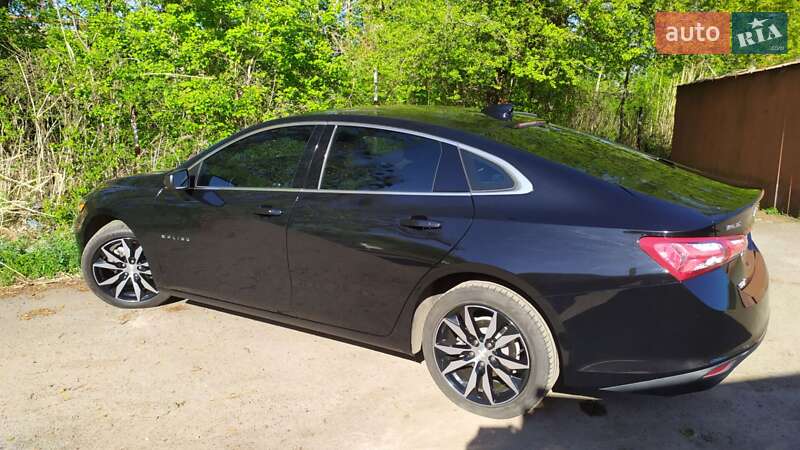 Седан Chevrolet Malibu 2022 в Львові