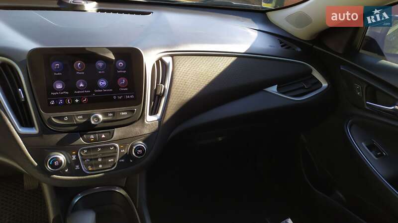 Седан Chevrolet Malibu 2022 в Львові