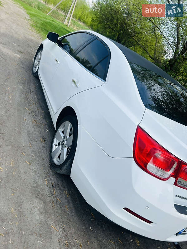 Седан Chevrolet Malibu 2012 в Золочеве