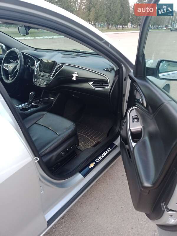 Седан Chevrolet Malibu 2016 в Володимирі