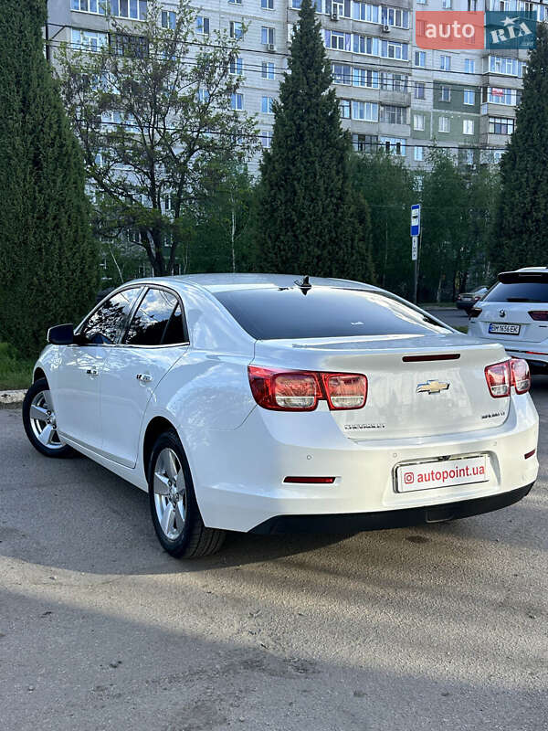 Седан Chevrolet Malibu 2016 в Сумах