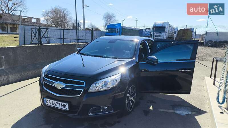 Седан Chevrolet Malibu 2015 в Жашківу