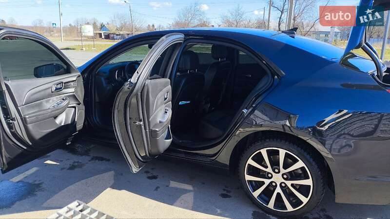 Седан Chevrolet Malibu 2015 в Жашківу